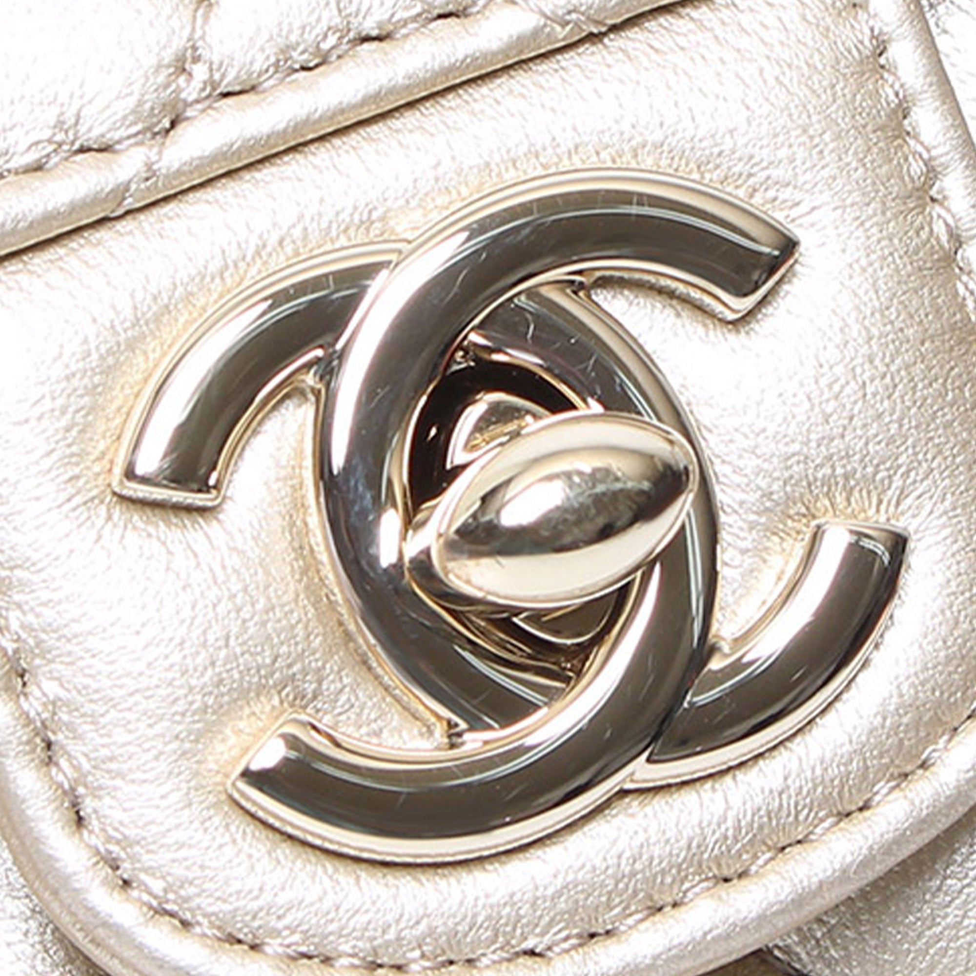 Chanel CC in Love Heart Crossbody Mini Gold